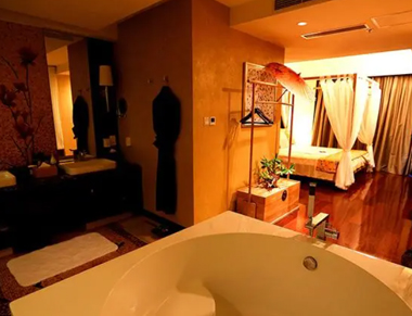 武汉洪山区养生会所的黄昏恋:当爱情遇上八十岁